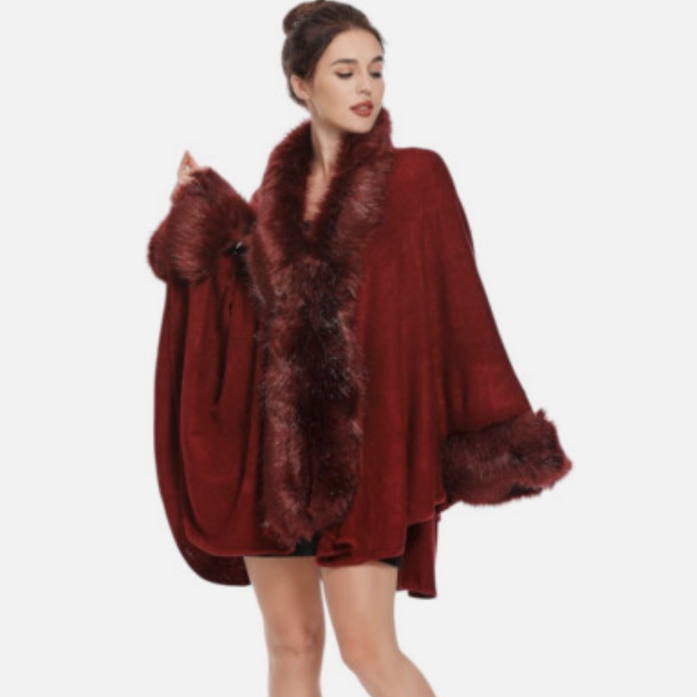New Large Faux Fur Wrap
Cape Poncho Capelet Shawl